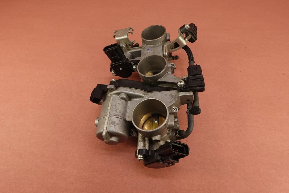 Yamaha FJ09 FJ 09 2015 15-16 inyectores de combustible principales/cuerpos del acelerador Foto 2 de 4