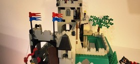 Lego Knights Castle: King's Mountain Fortress 6081. Good condition. 90s Vintage 