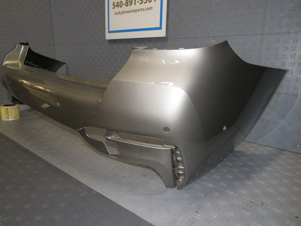 21 PARAGOLPES TRASERO BMW 530I OEM Foto 3 de 4