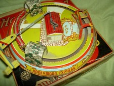 Marx USA 1928 HONEYMOON EXPRESS working wind-up toy train  plane, replaced box