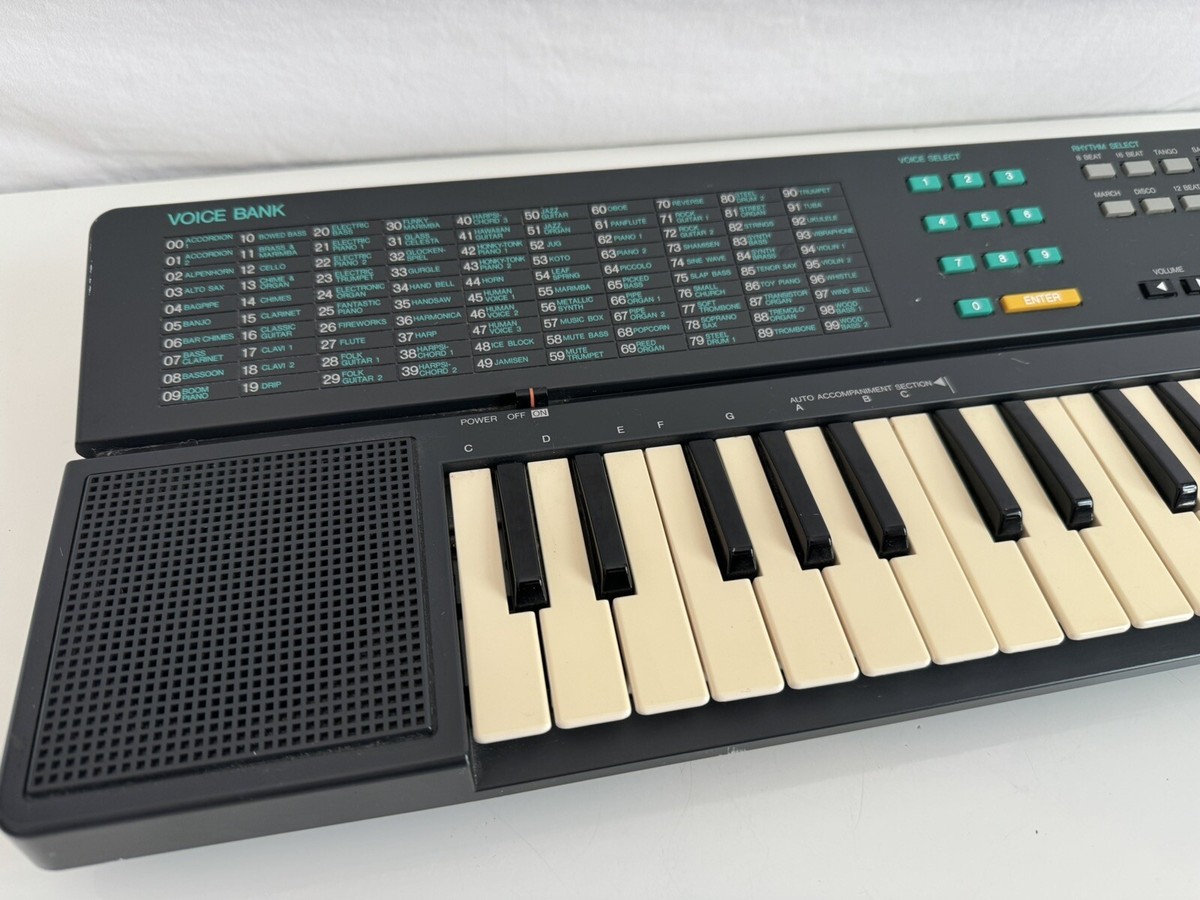 Vintage 1988 Yamaha PortaSound PSS-140 Electronic Keyboard Vintage 1988 Yamaha PortaSound PSS-140 Electronic Keyboard