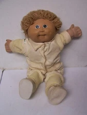 Vintage 1982 Cabbage Patch Kids Doll DARK COMPL