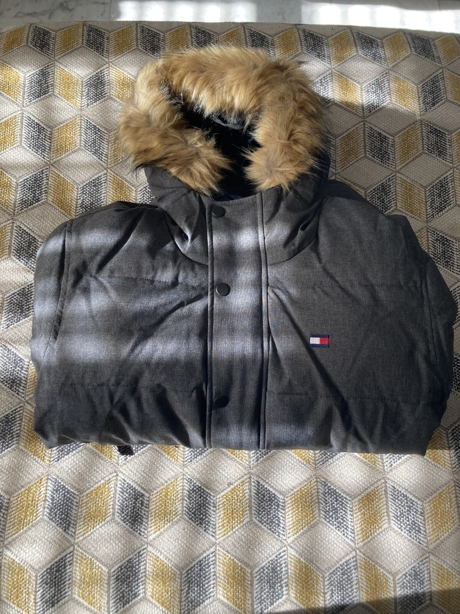 Tommy Hilfiger Men s Quilted Snorkel Bomber Jacket Large Grey