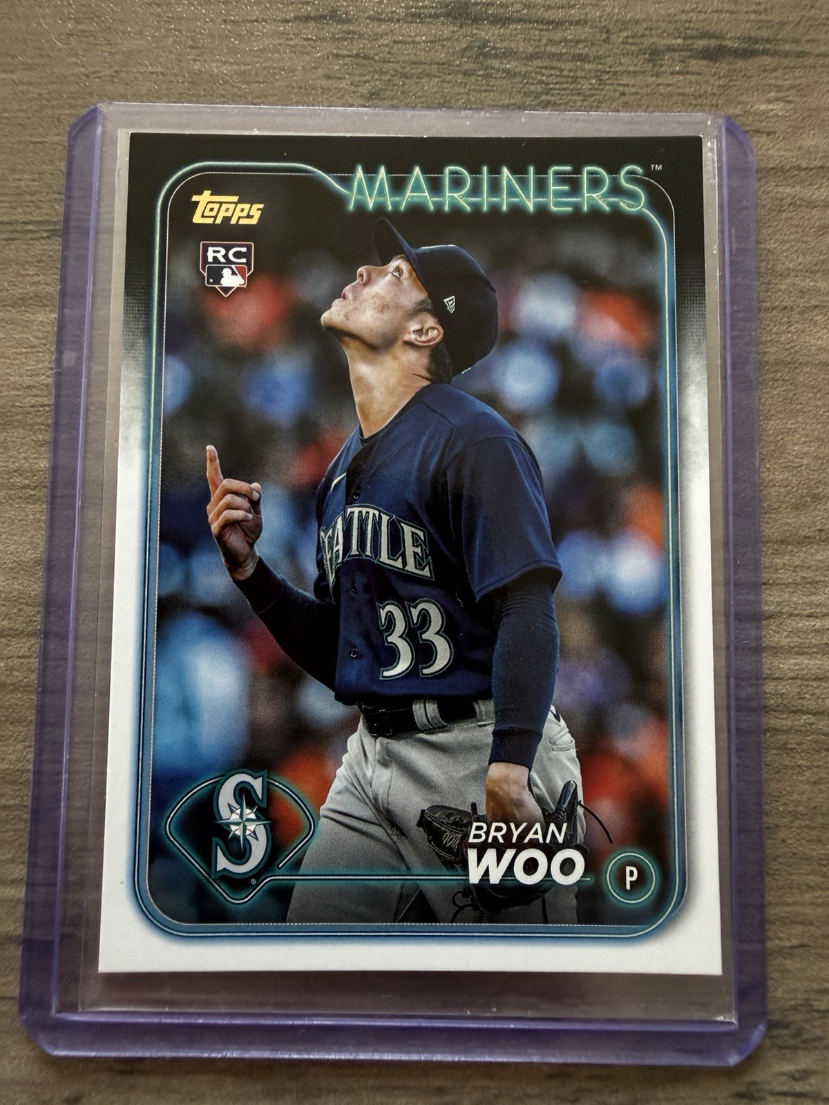 2024 Topps Series 1 Bryan Woo RC Golden Mirror SSP Image Variation #12 Mariners