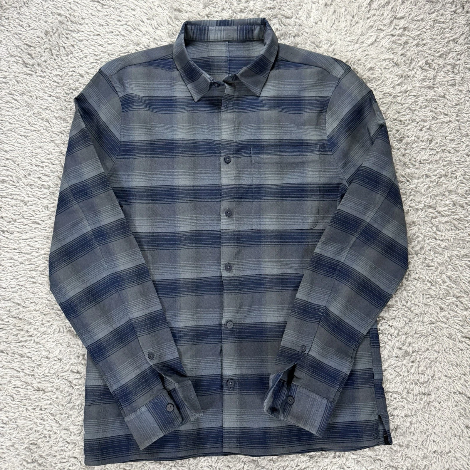 Lululemon Flannel Shirt Mens Medium Blue Plaid Pocket Classic Athleisure Button