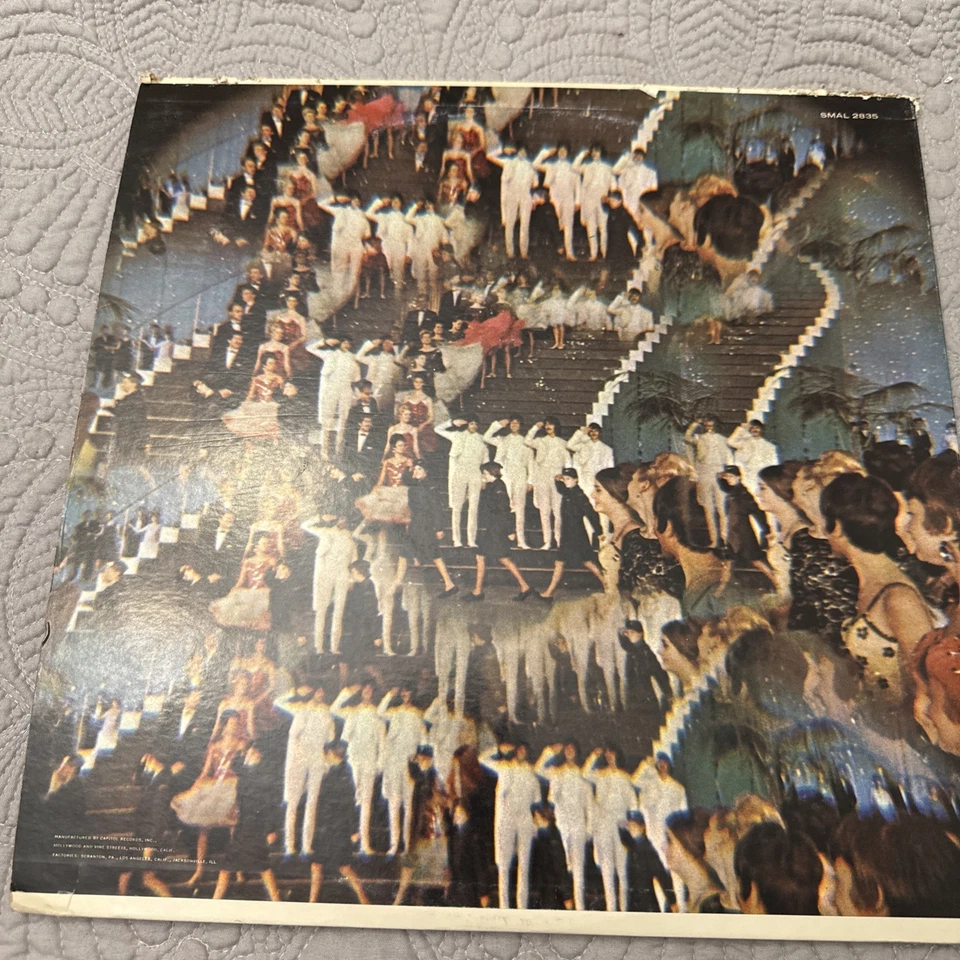 Beatles Magical Mystery Tour Vinyl Apple Gatefold w/BOOKLET Smal 2835 VG - Imagem 2 de 3