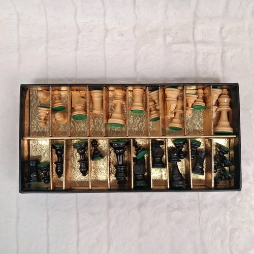 Vintage Pacific Game Company (PGC) Cavalier Chess Set 