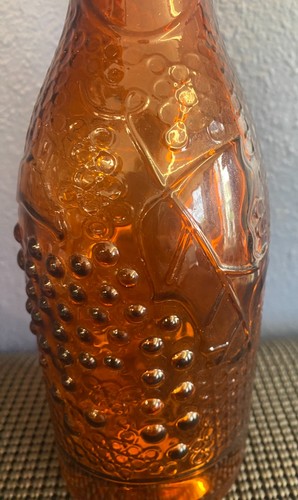 Vintage 1940er orange italienische Stil Weinflasche mit geprägten Trauben & Blatt -12" - Bild 3 von 8