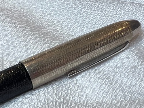 Omas Italy S2001 Rolling Ball Point Pen Guilloché Barrel W/ Sterling Silver Cap - 第 13/17 張圖片
