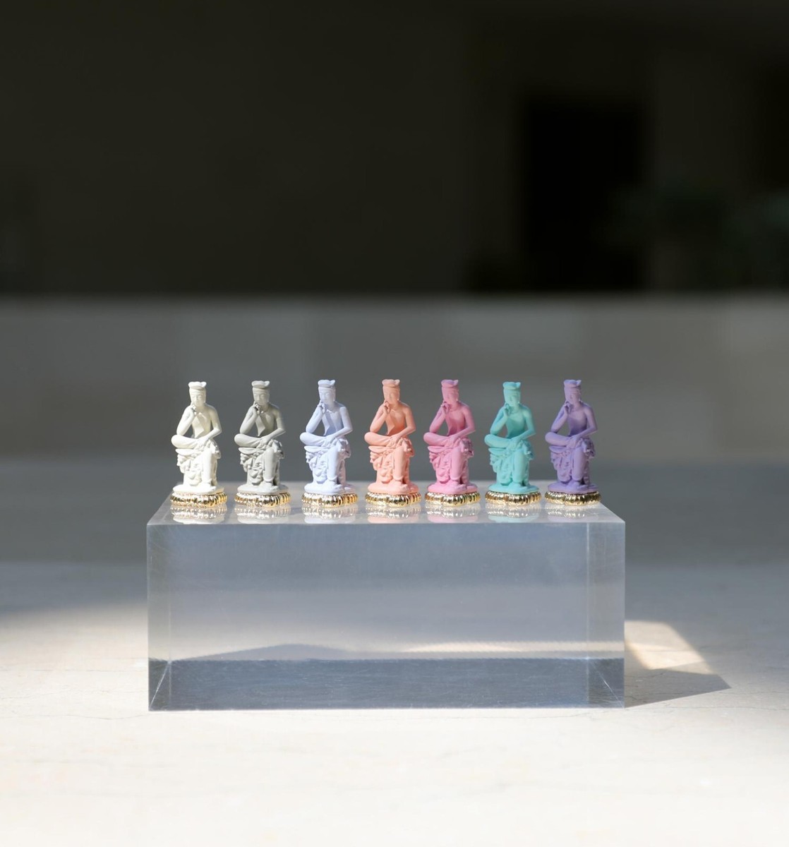 韓国　Pensive Bodhisattva Miniature　パープル National Museum of Korea aims to immerse visitors in new