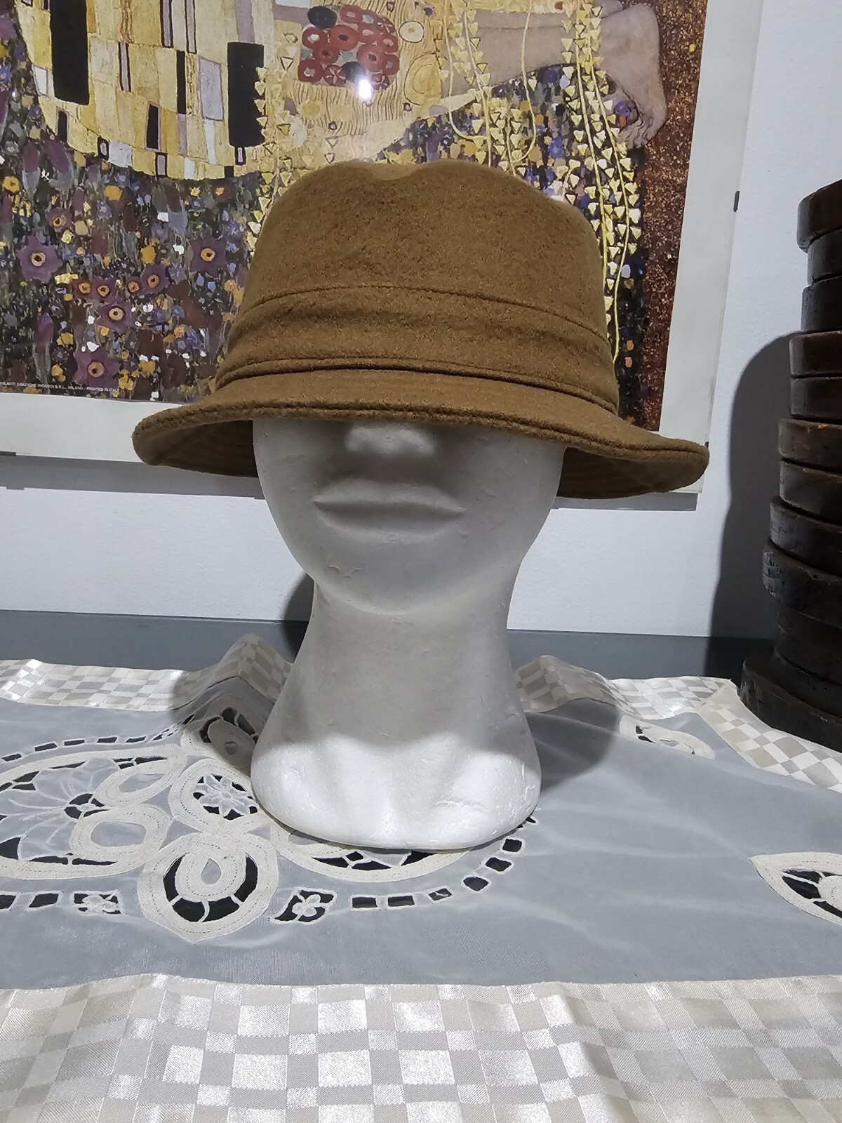 Foto 1 di 9