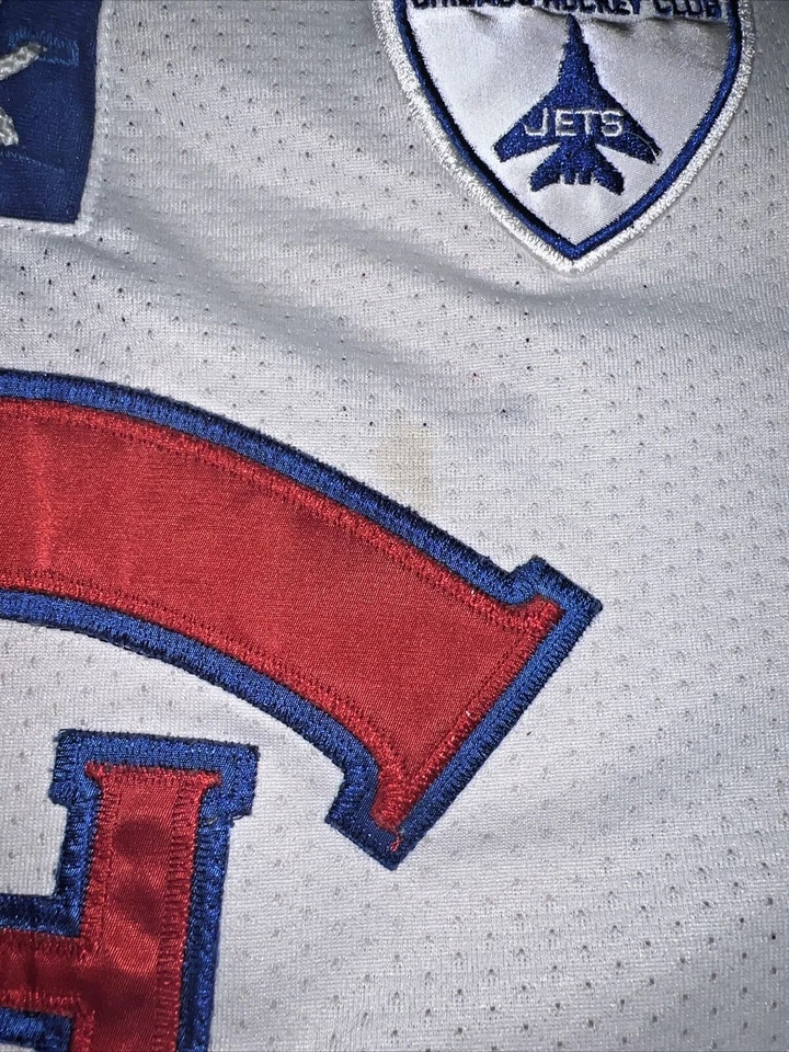 Camiseta deportiva de los Chicago Hockey Club Jets etiqueta hecha en EE. UU. roja blanca azul #71 MADERA Foto 4 de 4