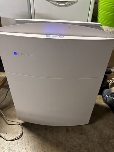 BLUEAIR Classic 605 Air Purifier for Large Rooms, HEPASilent Tech with WIFI