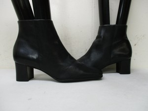 naturalizer black ankle boots