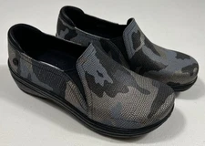 KLOGS Moxy Womens 6M Camo Slip On Nursing Work Comfort Clogs Textured Leather