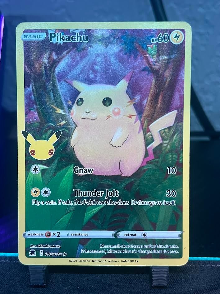 Pikachu 005/025 Celebrations Holo