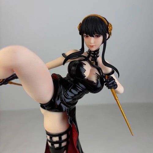 Statue de collection YOR FORGER Spy x Family Combat avec socle – 32 cm – PVC - Picture 7 of 8
