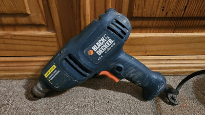 Black And Decker DR200 4amp, 120V Corded Electric Drill, WORKS