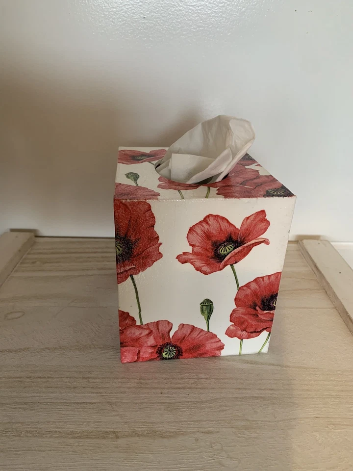 Poppy style tissue Box wooden handmade decoupaged - Image 4 of 4