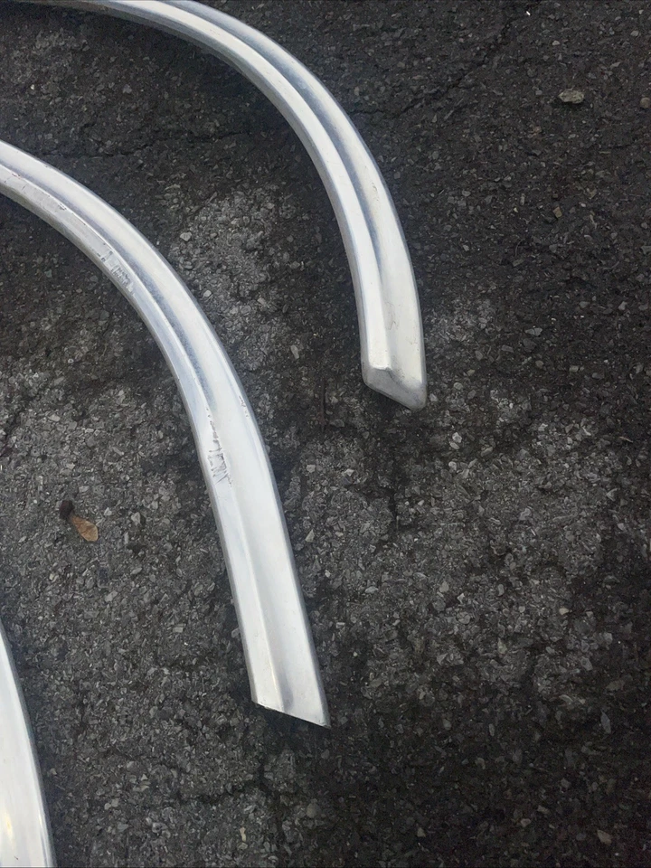 Juego de molduras de arco de rueda Bullnose 80-86 Ford F150 F250 Bronco XLT usado B Foto 4 de 4