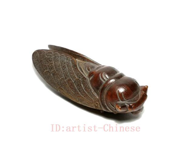 Japanese boxwood hand carved cicada Figure statue netsuke collectable hand piece Japanese boxwood hand carved cicada Figure statue netsuke collectable hand piece