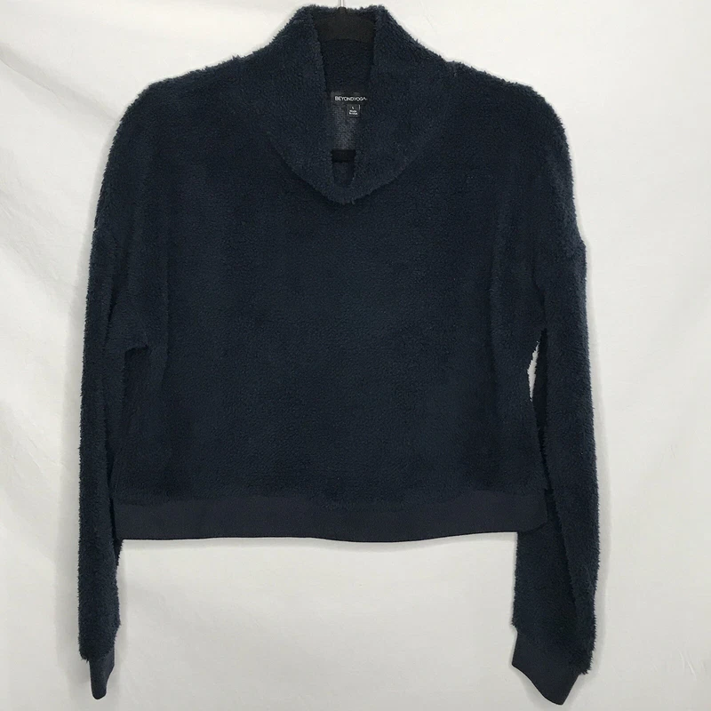 beyond-yoga all time sherpa faux fur cropped pullover hoodie