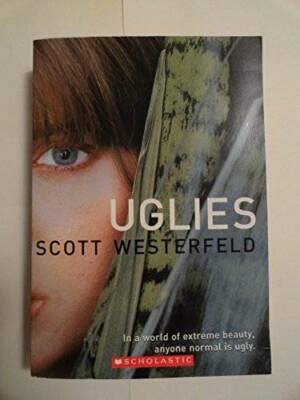 Uglies (The Uglies) - Paperback By Scott Westerfeld - ACCEPTABLE