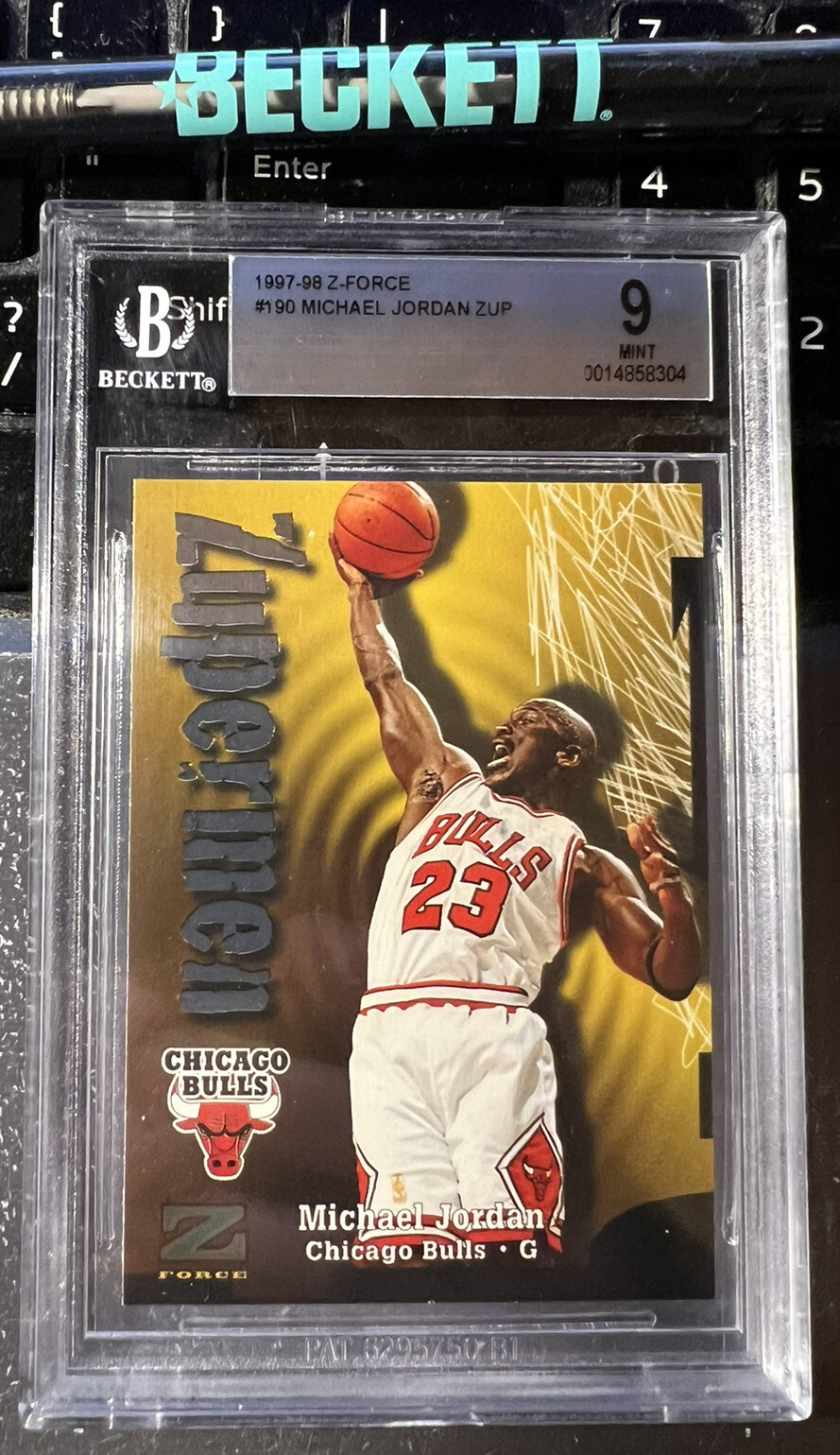 1997-98 SkyBox Z-FORCE #190 MICHAEL JORDAN Zupermen BGS 9 MINT Bulls GOAT HoF