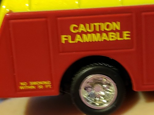 Hot Wheels 2003 White 3000 Shell Gasoline Excellent Condition Tank Truck - Picture 8 of 10