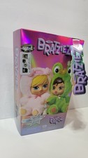 Bratz Bratziez Bratzies Iconz Series Plush Blind Box w/ Charm Clip