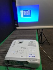 Epson PowerLite 980W/H866A 4768 LAMP HRS. - 48 ECO W/ POWERCORD 
