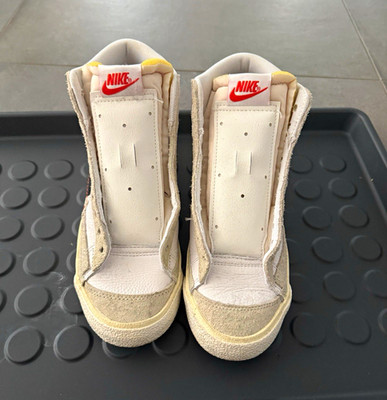 Nike Unisex Kinder High Top Sneaker Freizeitschuh Weiß/Schwarz/Beige Logo