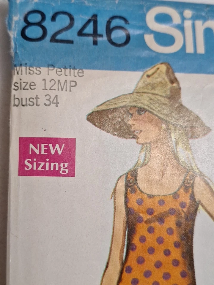 Traje de baño Vestido Túnica Pantalones Campana Parte Inferior 12 MP Simplicity 8246 Patrón de costura Foto 3 de 4