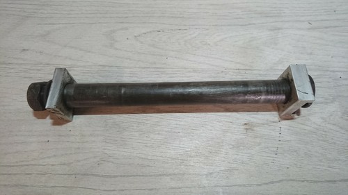 Yamaha YZF R6 5EB 5MT Bj 2001 Hinterrad Spindel Achse