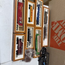 VTG TYCO Clementine HO Train Set  Accessories