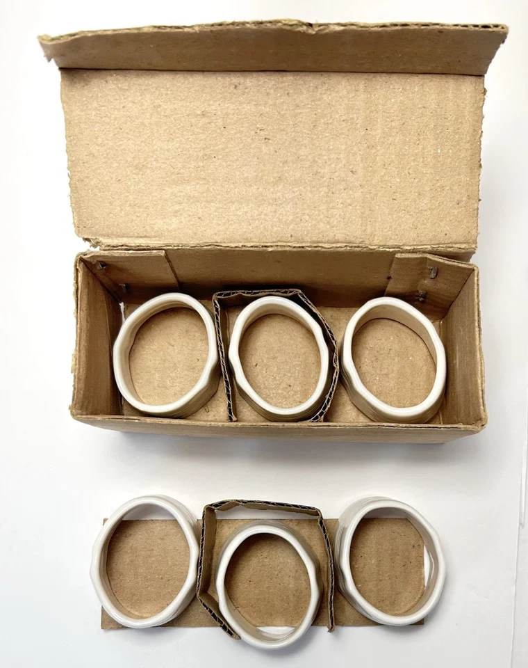 Anillos de servilleta blanca Le Claire (juego de 6) de Gibson Designs Foto 3 de 4