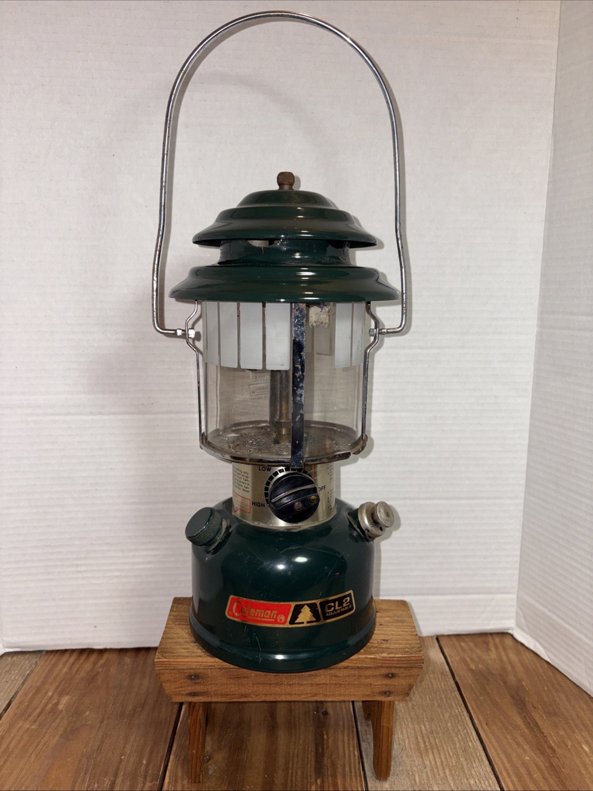 Vintage Coleman CL2 Adjustable 2-Mantle Light. Used No Box