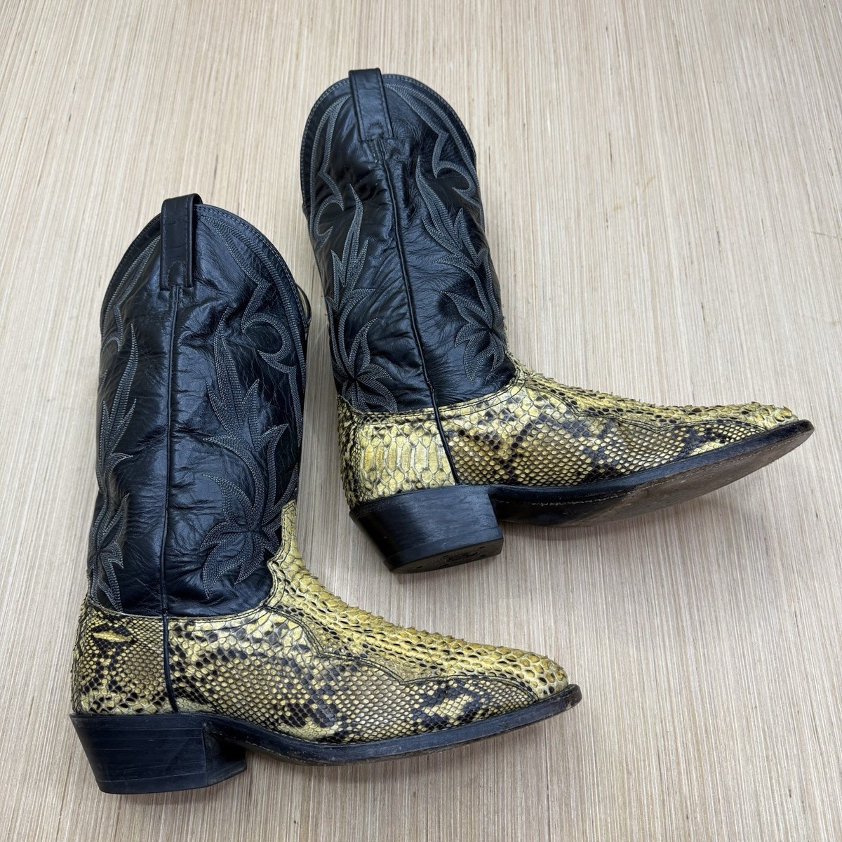 Vintage Dan Post Snake Skin Cowboy Western Boots - Mens Size  display picture 3