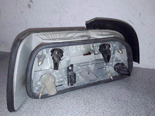 BMW 3 Coupe E36 Rücklicht hinten links 1393224 2.50 Petrol 1994 33747023