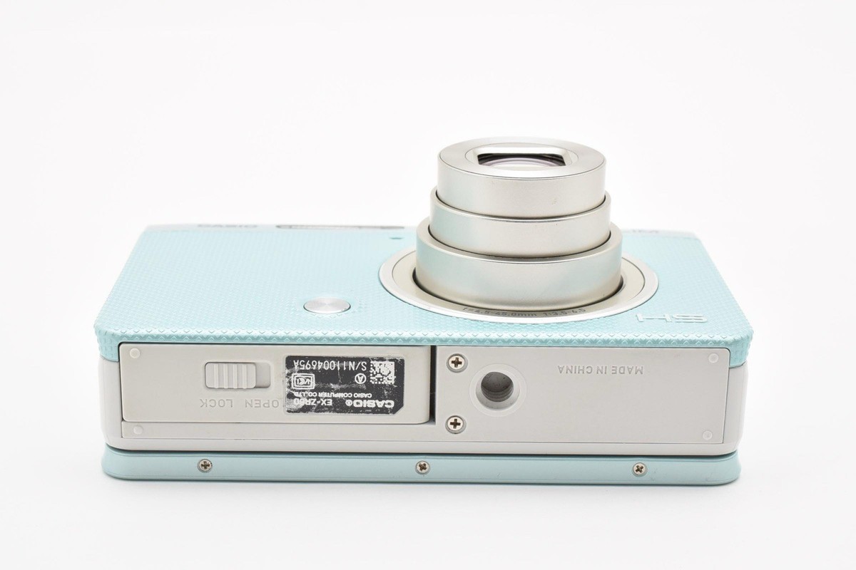 Casio HIGH SPEED EXILIM ZR60 ZR-60 digital camera W. 10x Zoom Lens