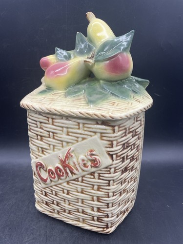 VINTAGE MCCOY POTTERY BASKET OF PEARS GARDEN COLLECTION