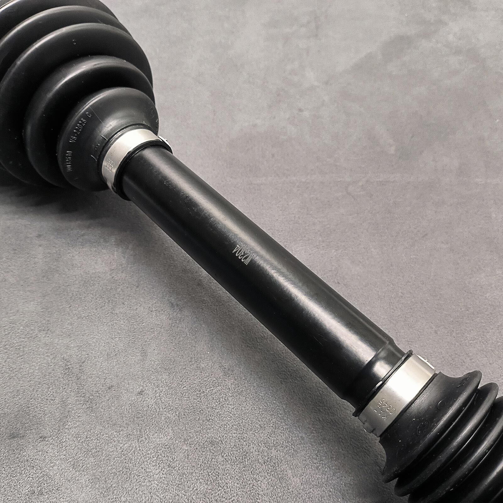 Front Left Axle Shaft 4M0407271G for 2016-20 Bentley Bentayga,20-24 Audi Q8 SQ8