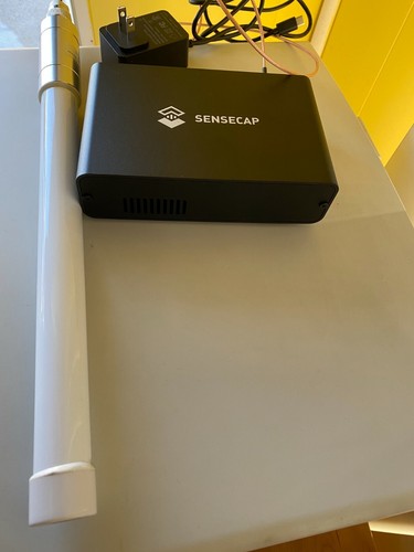 SenseCAP M1 HNT Indoor Helium Miner Hotspot -US915-In Hand w/ Antenna -FAST SHIP