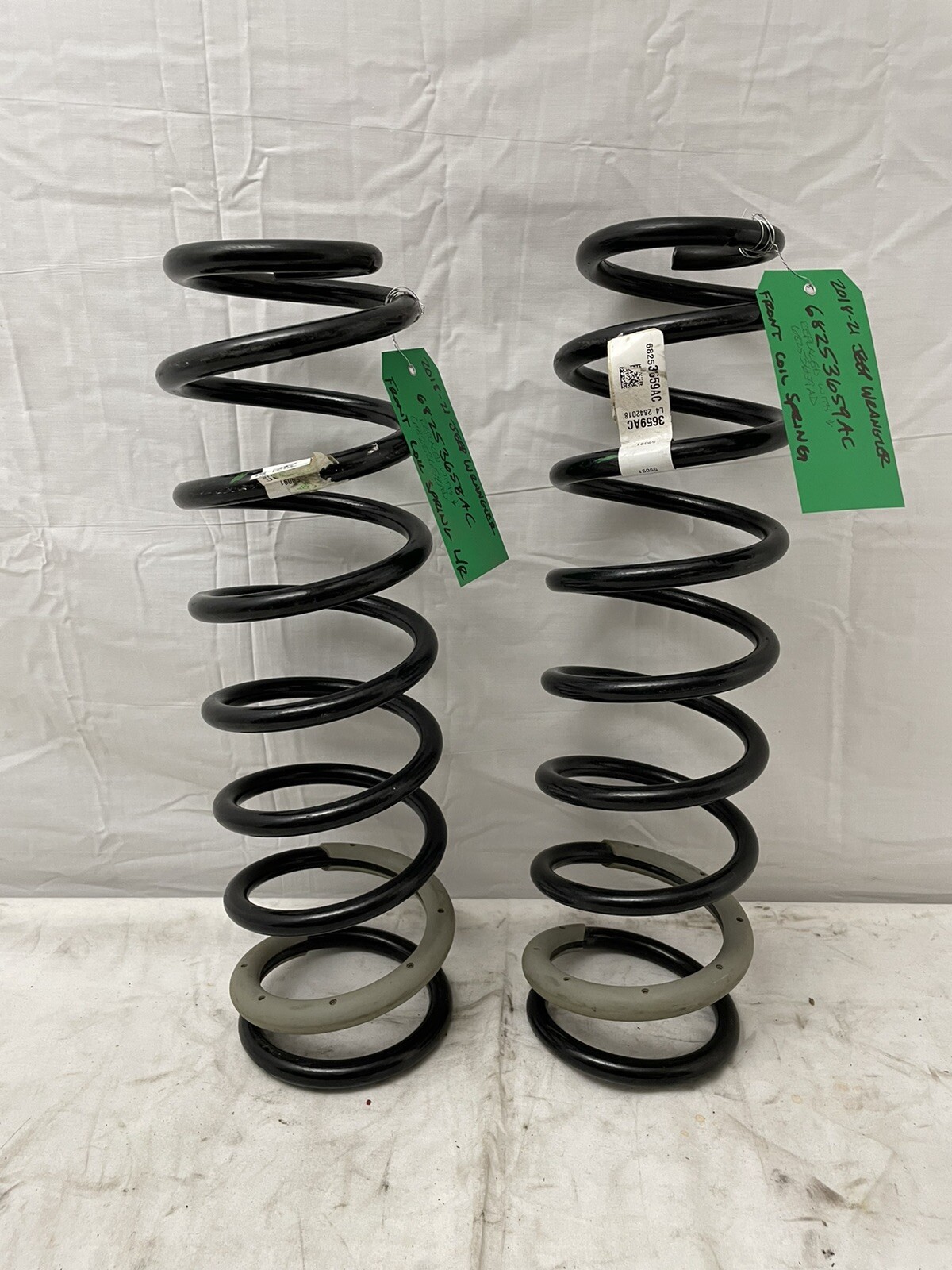2018-2022 JEEP WRANGLER OEM FRONT COIL SPRINGS 68253658AC 