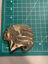 VINTAGE 1970s INDIAN CHIEF HEADDRESS NATIVE AMERICAN BELT BUCKLE SN GOLDTONE