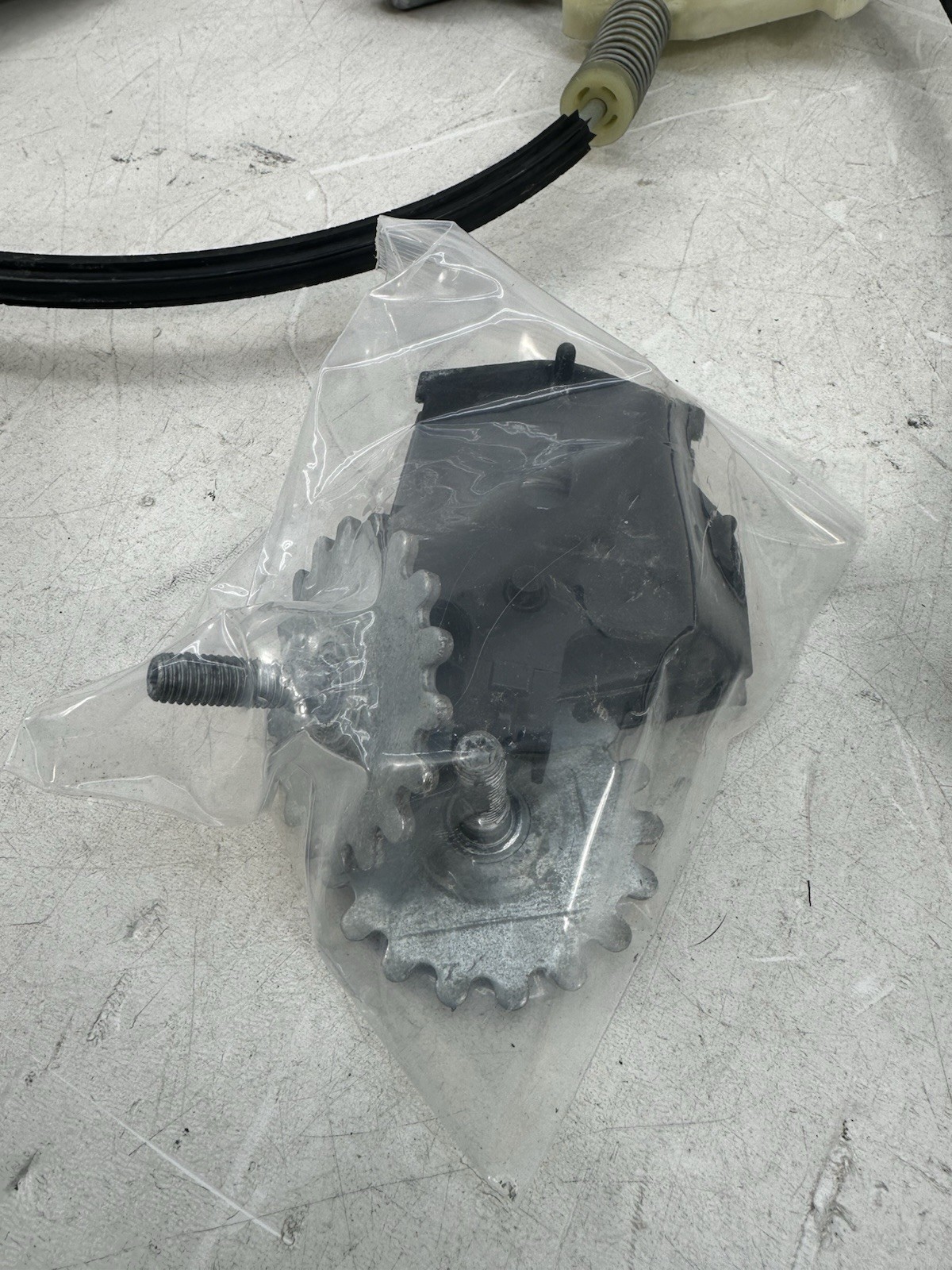 14-19 MASERATI GHIBLI Q4 RIGHT FRONT WINDOW REGULATOR ASSEMBLY OEM