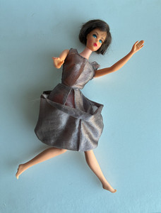 Robe Barbie vintage Deluxe Quick Curl Barbie Doll 1975 bleu robe robe Mod époque des années 70 vêtements RARE UNIQUEMENT