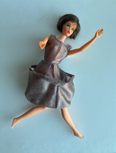 Vintage 1966 Japan TWIST N TURN Barbie Burnette Hair Blue Eyes With Case + More