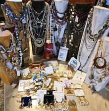 Jewelry Lot Vintage to Now Signed Unsigned 17 Pounds Over 290 Pieces Designer
