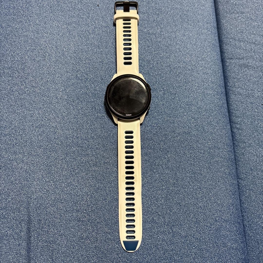 GARMIN FORERUNNER 265 Smartwatch in Sleek White-image